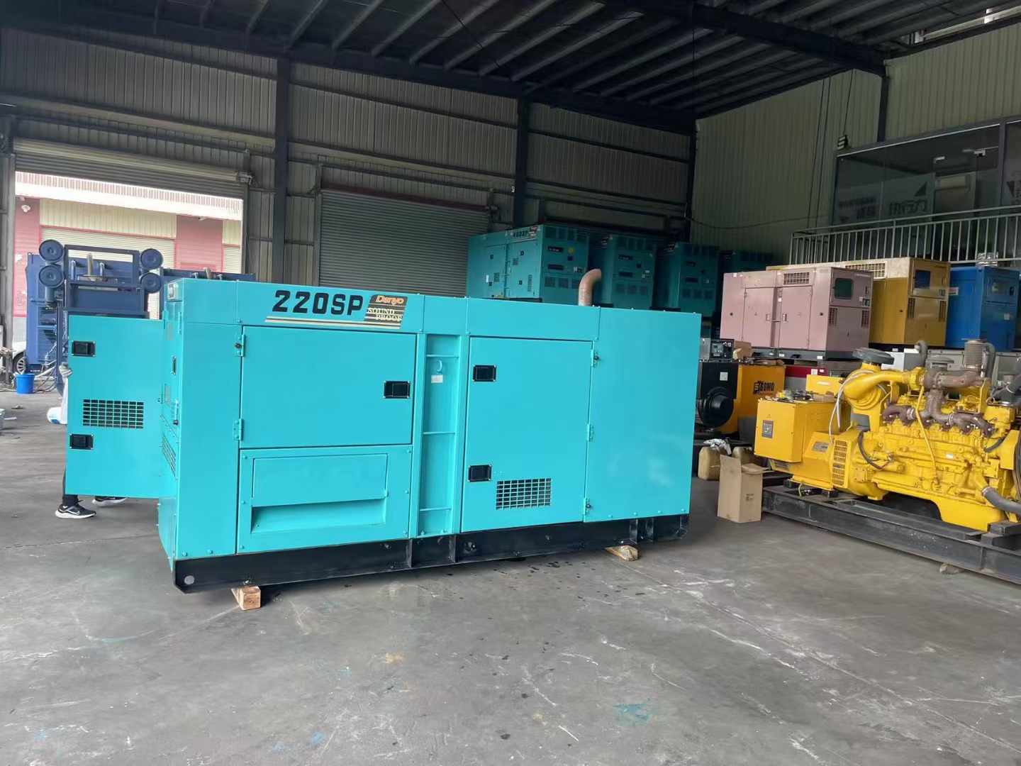 滨江800kW 柴油发电机的输出电流波动范围是多少？