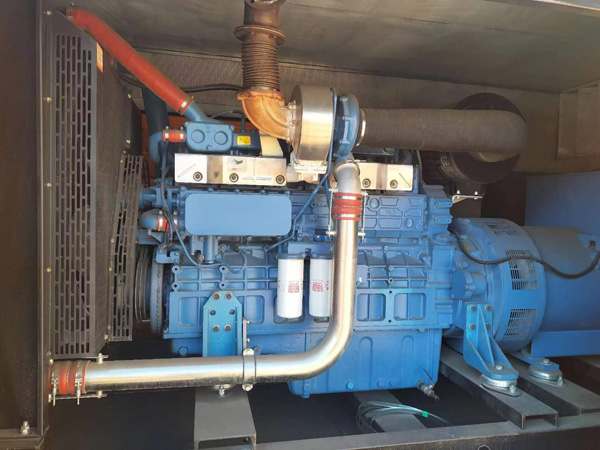 滨江燃油消耗率与进气温度的具体关系是什么？