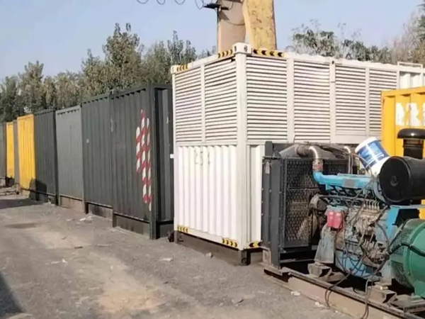 滨江200KW柴油发电机机组每小时油耗是多少？
