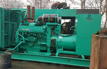 滨江发电机组如何判断水冷式机油散热器内部是否需要清洗？